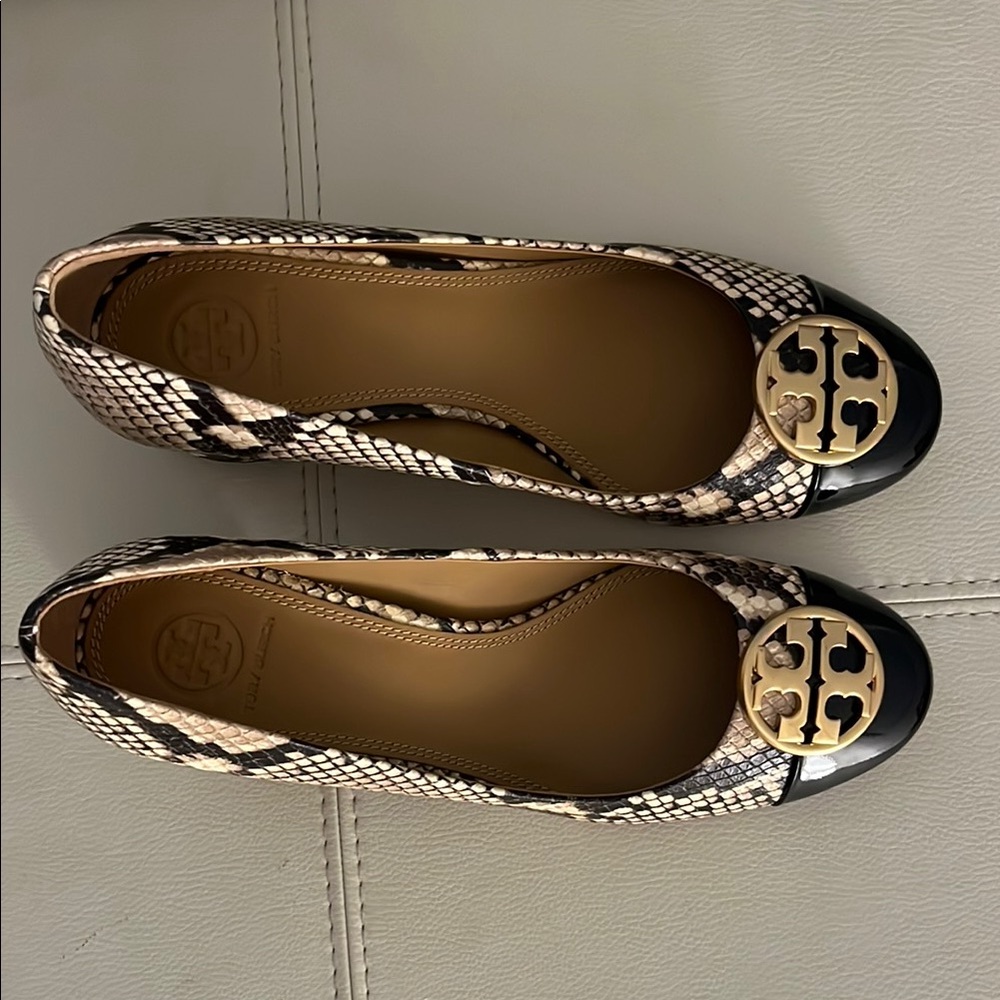 Tory Burch Black and Tan Heels with Sleek Design